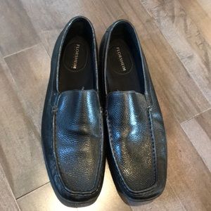 Black leather men’s loafer